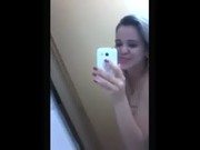 Gata loirinha manda video xxx ao namorado e cai na net