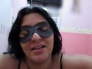 Xxx de vagabunda com máscara estilo tiazinha nesse porno